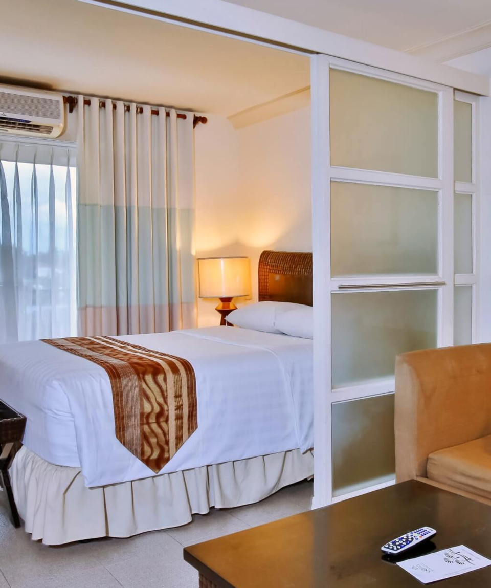 Crown Regency Suites Mactan